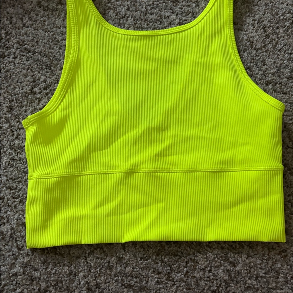 Lululemon power pivot tank size 10